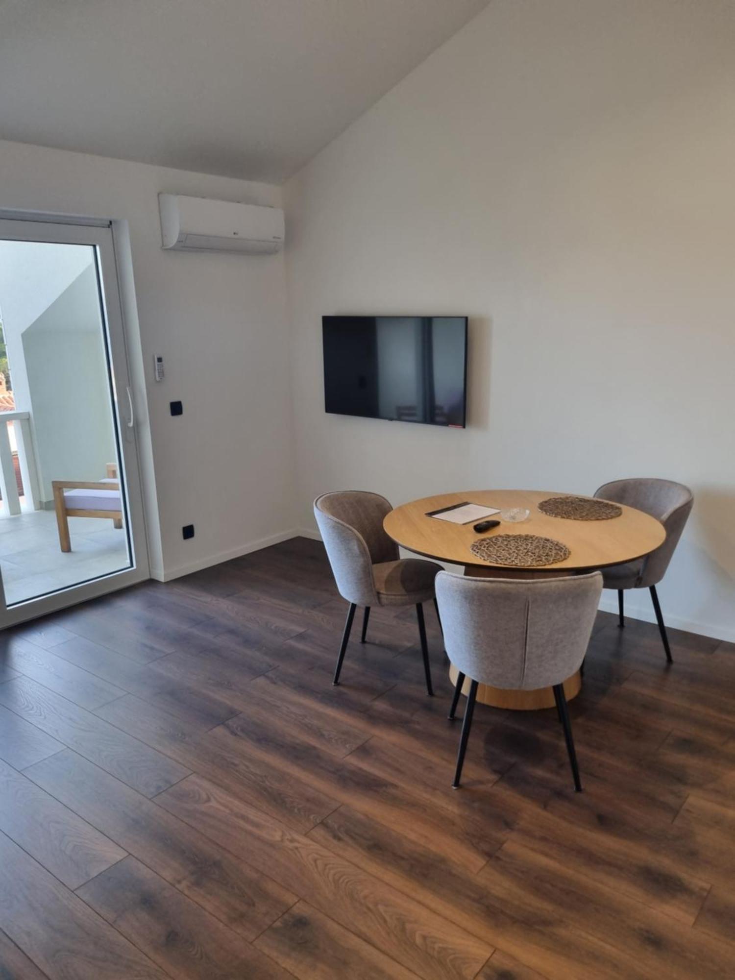 Villa Mila Bol Ngoại thất bức ảnh